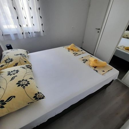 Apartamento Apartman The Godfather Makarska Exterior foto